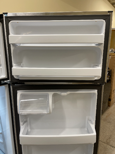 GE Stainless Refrigerator - 5658