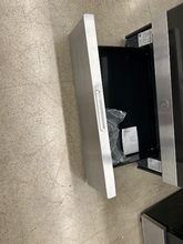 Load image into Gallery viewer, GE 5.0 cu ft Stainless Steel Gas Stove - 7068
