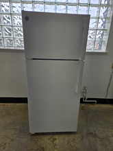 Load image into Gallery viewer, (T09099) GE Refrigerator - 9099
