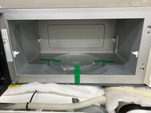 Load image into Gallery viewer, Whirlpool Microwave - 6918
