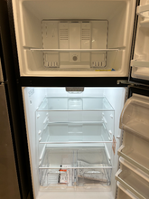 Load image into Gallery viewer, Amana 18.2 cu ft Stainless Steel Refrigerator - 7600
