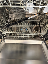Load image into Gallery viewer, (T08630) Bosh Dishwasher - 8630
