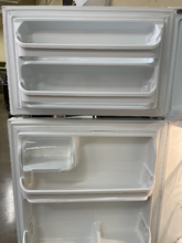 Load image into Gallery viewer, Kenmore Refrgerator - 5536
