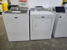 Load image into Gallery viewer, Maytag Bravo Washer and Gas Dryer Set - 8159 - 8128
