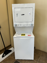 Load image into Gallery viewer, Frigidaire Tower Washer and Gas Dryer Set - 7672
