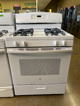 Load image into Gallery viewer, GE Gas Stove - 5410
