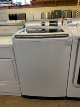 Load image into Gallery viewer, Samsung Washer and Gas Dryer Set - 5272 - 5383

