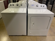 Load image into Gallery viewer, Whirlpool Washer and Gas Dryer Set - 5824 - 5822
