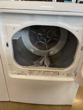 Load image into Gallery viewer, GE Washer and Gas Dryer Set - 6883 - 6882

