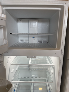 Frigidaire 20.5 cu ft Refrigerator - 3985