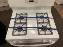 Load image into Gallery viewer, GE Gas Stove - 5367
