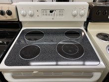 Load image into Gallery viewer, GE Electric Stove - 5581

