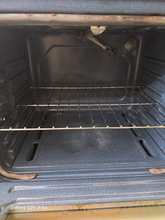 Load image into Gallery viewer, Whirlpool Gas Stove - 7995
