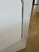 Load image into Gallery viewer, Amana Washer and Gas Dryer Set - 5904 - 5902
