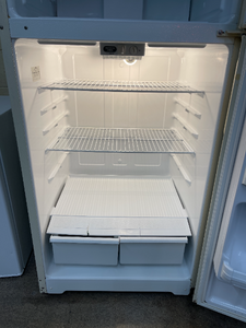 Hotpoint Bisque Refrigerator - 5584