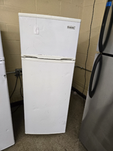 Load image into Gallery viewer, Criterian Refrigerator - 7876
