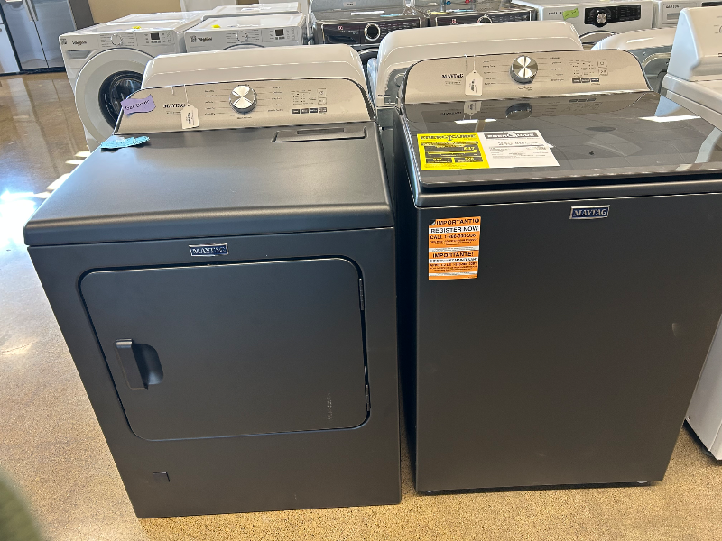 Maytag Pet Pro Volcano Black Washer & Gas Dryer Set - 7621 - 7628