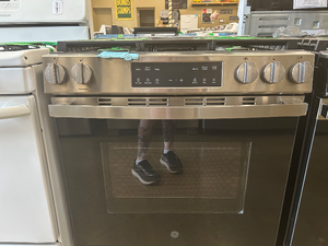 GE Stainless Slide-In Gas Stove - 6789
