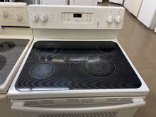 Load image into Gallery viewer, Frigidaire Electric Stove - 5481
