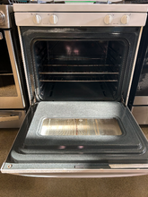 Load image into Gallery viewer, Whirlpool Gas Stove - 6784
