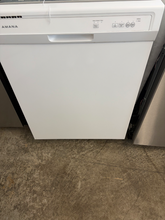 Load image into Gallery viewer, (T08756) Amana Dishwasher - 8756
