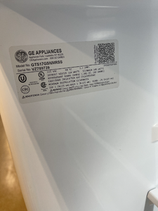 GE Stainless Refrigerator - 5658