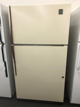 Load image into Gallery viewer, GE Refrigerator - 1591
