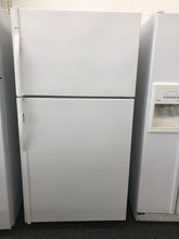 Load image into Gallery viewer, Kenmore Refrigerator - 4599
