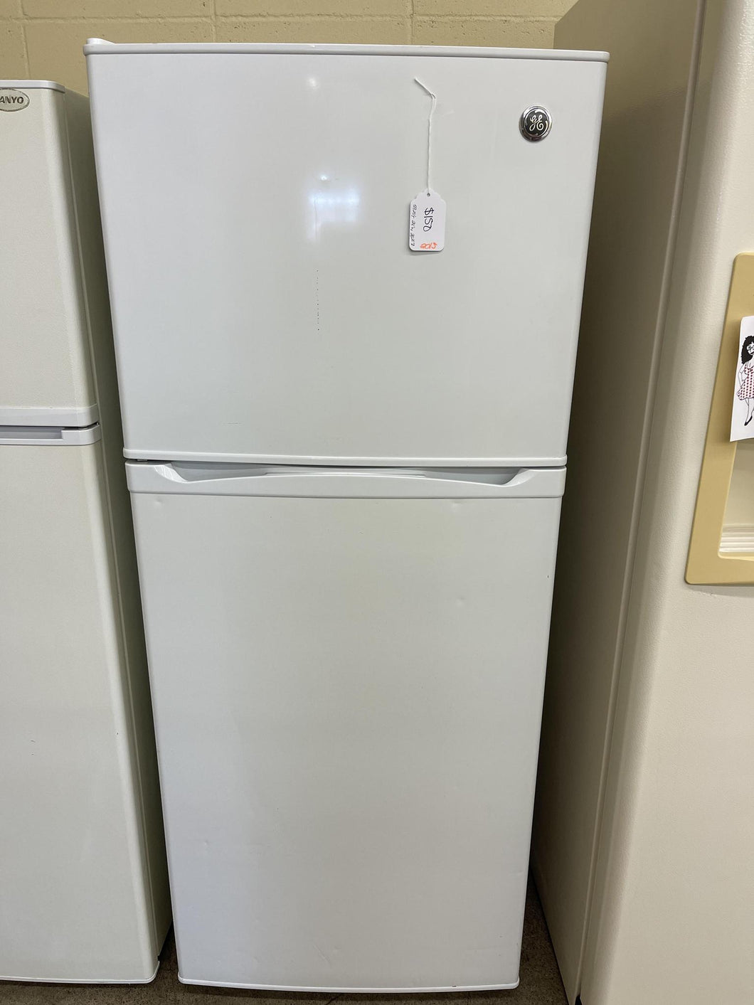 GE Refrigerator - 0854