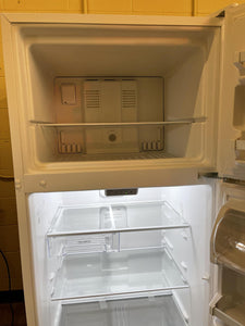 Whirlpool White Refrigerator - 4246