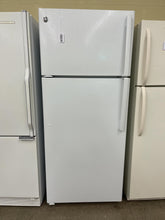 Load image into Gallery viewer, GE White Refrigerator - 8194
