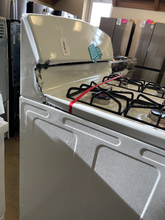 Load image into Gallery viewer, Hotpoint White Gas Stove - 2762

