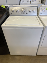Load image into Gallery viewer, Kenmore Washer and Electric Dryer Set - 3007 - 2968
