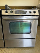 Load image into Gallery viewer, Amana Gas Slide in Stove - 0252
