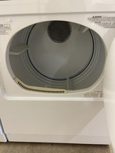 Load image into Gallery viewer, Maytag Washer and Gas Dryer Set - 6000 - 3088
