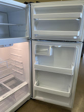 Load image into Gallery viewer, GE Refrigerator - 9640

