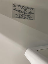 Load image into Gallery viewer, GE Refrigerator - 8452

