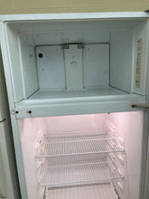 Load image into Gallery viewer, White Westinghouse White Refrigerator - 8411
