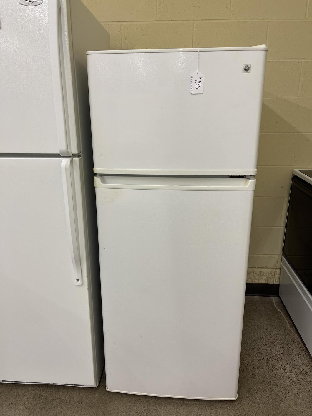 GE Refrigerator - 8256