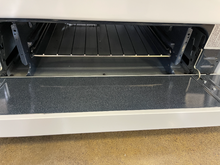 Load image into Gallery viewer, Hotpoint White Gas Stove - 2762
