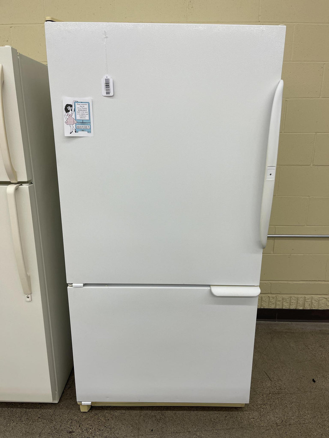 Amana Bottom Freezer Refrigerator - 4814