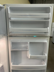 GE White Refrigerator - 7109