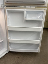 Load image into Gallery viewer, Admiral Refrigerator - 9151
