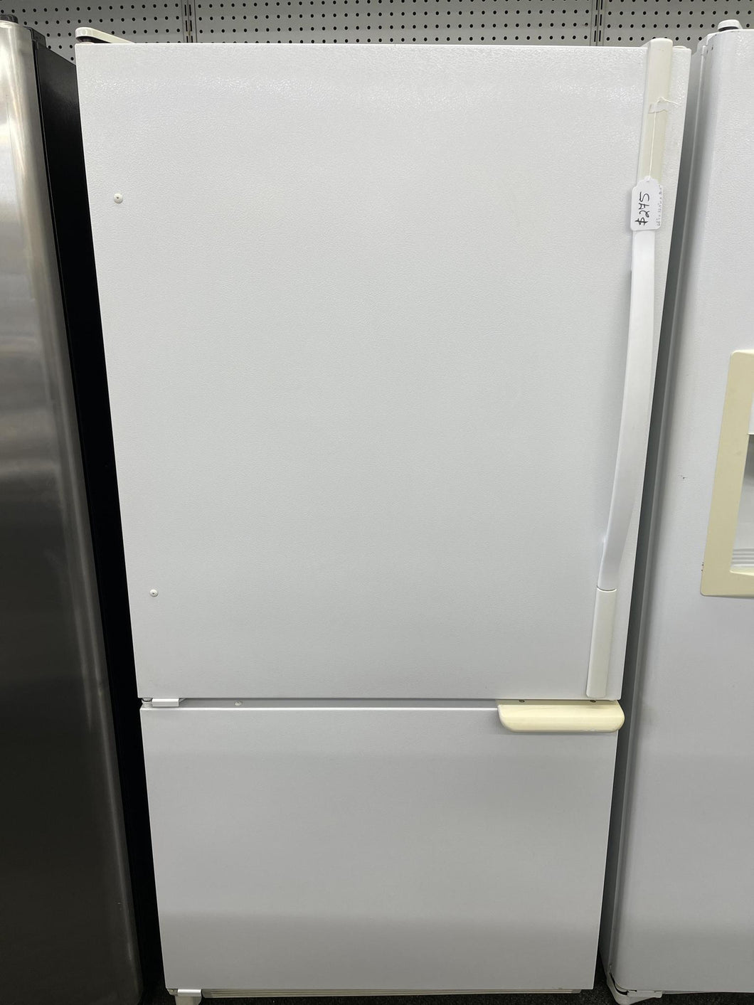 Amana Freezer on Bottom Refrigerator - 4998