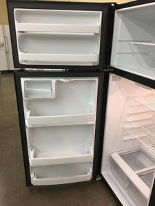 GE Black Refrigerator - 4662