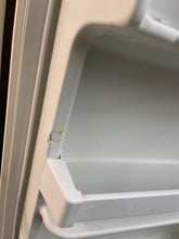 Load image into Gallery viewer, Estate Bisque Refrigerator - 5998
