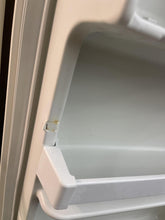 Load image into Gallery viewer, Amana Bisque Refrigerator - 6028
