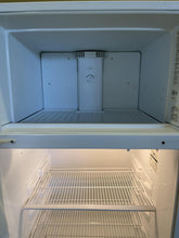 Load image into Gallery viewer, Gibson Refrigerator - 7392
