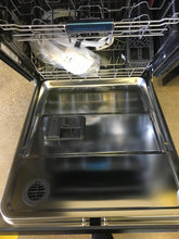 Load image into Gallery viewer, KitchenAid Dishwasher - 5854
