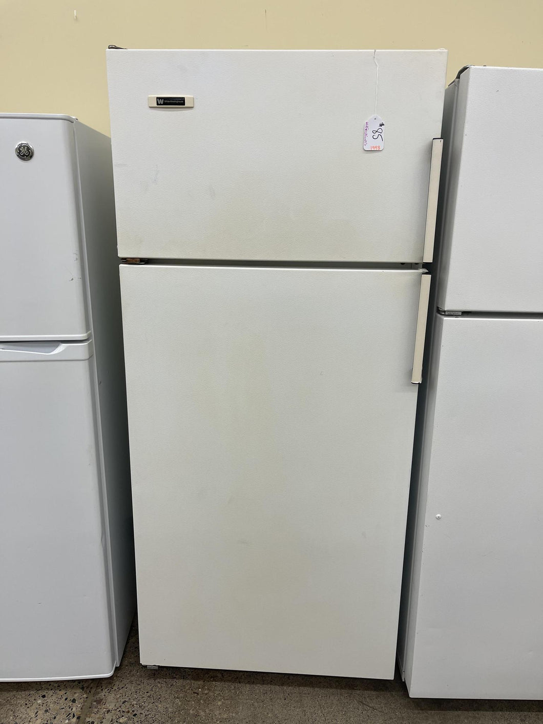 White Westinghouse Refrigerator - 3468